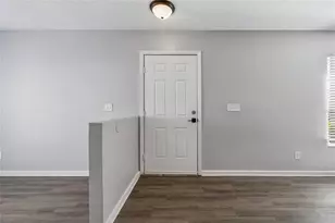 7402 E Bank Dr, Tampa, FL 33617 - Photo 6