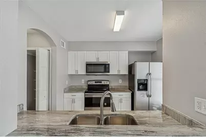 7402 E Bank Drive, Tampa, FL 33617 - Photo 16