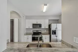 7402 E Bank Dr, Tampa, FL 33617 - Photo 16