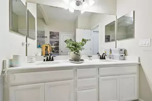 1241 Florablu Dr, Seffner, FL 33584 - Photo 36
