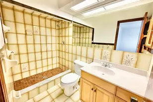 8336 Jackson Springs Rd, Tampa, FL 33615 - Photo 8