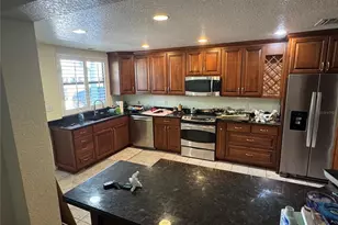 1736 W Country Club Dr, Tampa, FL 33612 - Photo 4