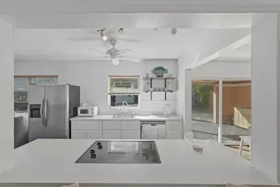 3515 Country Club Way S, Saint Petersburg, FL 33712 - Photo 10