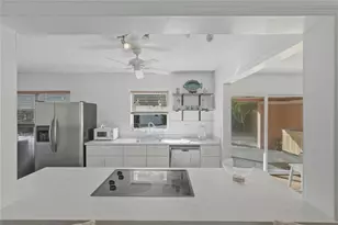 3515 Country Club Way S, Saint Petersburg, FL 33712 - Photo 10