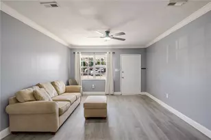 8725 N 52nd St, Tampa, FL 33617 - Photo 2