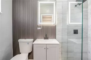 8725 N 52nd St, Tampa, FL 33617 - Photo 24