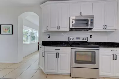 2601 49th Street S, Gulfport, FL 33707 - Photo 10