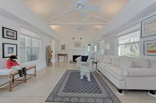 2601 49th St S, Gulfport, FL 33707 - Photo 18