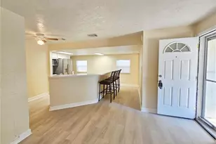5610 Kelly Dr N, Saint Petersburg, FL 33703 - Photo 4