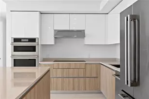 400 Central Ave, Saint Petersburg, FL 33701 - Photo 20