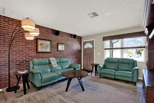 1315 Gulfview Woods Ln, Tarpon Springs, FL 34689 - Photo 2