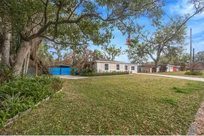 1201 N Palm Drive, Plant City, FL 33563 - Photo 2