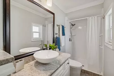 8402 Boxwood Drive, Tampa, FL 33615 - Photo 12