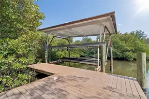 8402 Boxwood Dr, Tampa, FL 33615 - Photo 22