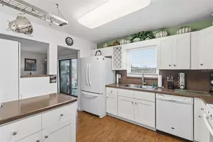 6070 80th St N, Saint Petersburg, FL 33709 - Photo 10