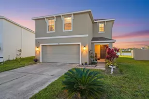7811 Davie Ray Dr, Zephyrhills, FL 33540 - Photo 1