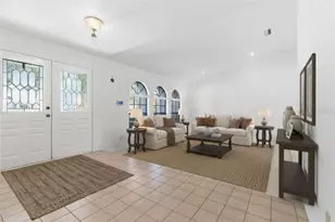 3916 Cedar Cay Cir, Valrico, FL 33596 - Photo 10