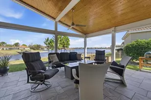 10705 Carrollwood Dr, Tampa, FL 33618 - Photo 4