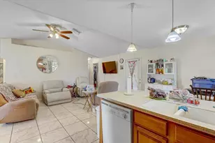 7412 S 33rd Ave S, Tampa, FL 33619 - Photo 8