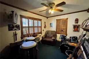 8716 N Temple Ave, Tampa, FL 33617 - Photo 12