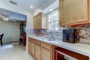 567 Shady Grove Dr, Dunedin, FL 34698 - Photo 10