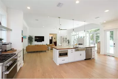 335 16th Avenue NE, Saint Petersburg, FL 33704 - Photo 14