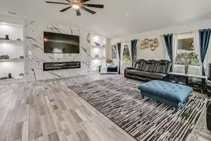 1826 Country Club Rd N, Saint Petersburg, FL 33710 - Photo 6
