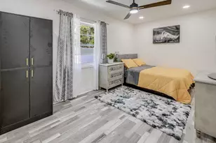 1826 Country Club Rd N, Saint Petersburg, FL 33710 - Photo 28