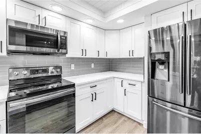 9613 Tara Cay Court, Seminole, FL 33776 - Photo 10