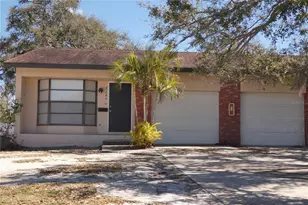 9201 7th St N, Saint Petersburg, FL 33702 - Photo 1