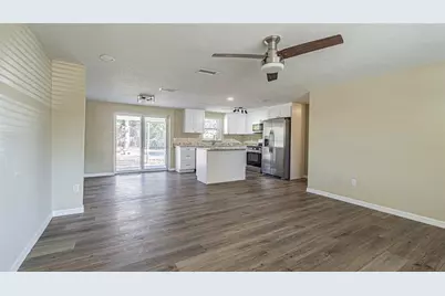 37329 Hannah Lane, Zephyrhills, FL 33542 - Photo 4