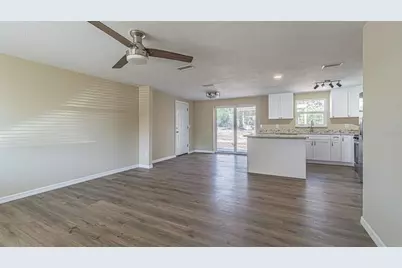 37329 Hannah Lane, Zephyrhills, FL 33542 - Photo 8