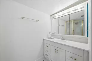 19513 Deer Lake Rd, Lutz, FL 33548 - Photo 20