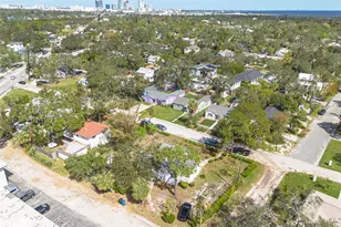 2755 Edwards Ave S, Saint Petersburg, FL 33705 - Photo 1