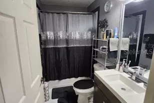 8140 Terrace Garden Dr N, Saint Petersburg, FL 33709 - Photo 4