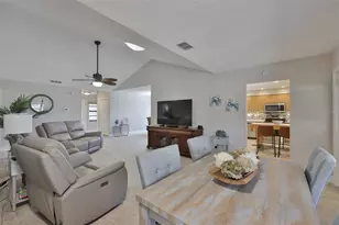 315 Linger Ln, Sun City Center, FL 33573 - Photo 10