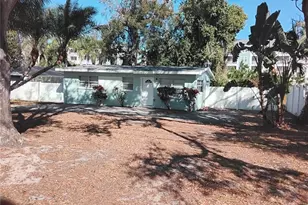 327 Barbara Cir, Belleair, FL 33756 - Photo 22