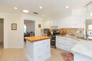 2207 N Creek Ct, Sun City Center, FL 33573 - Photo 12