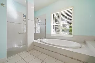 12002 Hope Ln, Tampa, FL 33618 - Photo 34