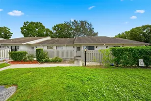 1725 Pine Ridge Way E, Palm Harbor, FL 34684 - Photo 1