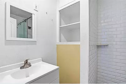 2521 W Crest Avenue, Tampa, FL 33614 - Photo 18