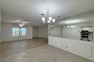 1008 Yellowbird Pl, Sun City Center, FL 33573 - Photo 6