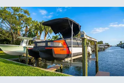 3904 Dana Shores Drive, Tampa, FL 33634 - Photo 10