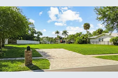 3904 Dana Shores Drive, Tampa, FL 33634 - Photo 2