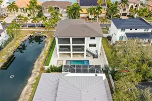 6012 Kipps Colony Dr E, Gulfport, FL 33707 - Photo 2