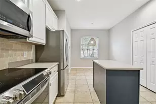 8106 Kendelwick Ct, Tampa, FL 33647 - Photo 16