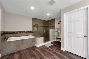 9901 Bay Dr, Gibsonton, FL 33534 - Photo 40