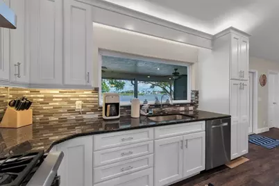 9901 Bay Drive, Gibsonton, FL 33534 - Photo 16