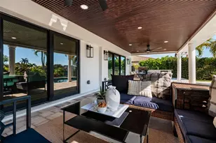 2032 Kansas Ave NE, Saint Petersburg, FL 33703 - Photo 6