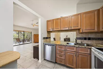 5654 Gardens Drive, Sarasota, FL 34243 - Photo 6